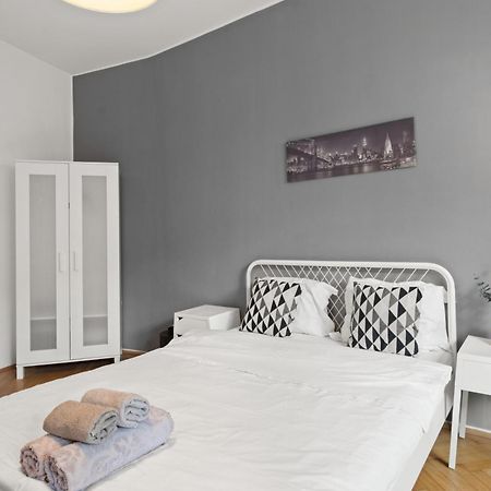 Old Town Studio 23B Apartman Bukarest Kültér fotó