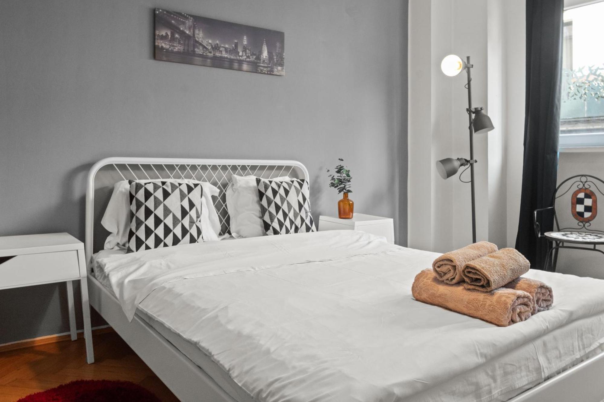 Old Town Studio 23B Apartman Bukarest Kültér fotó